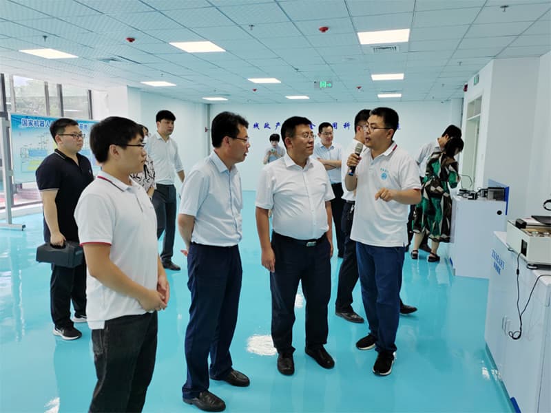 省创新发展研究院院长刘峰一行到公司调研