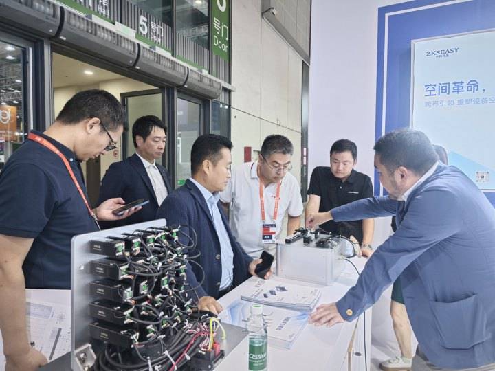 中科伺易闪耀上海工博会，以创新微伺服技术引领行业小型化变革